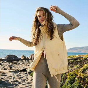 New Free People Care FP Round & Round Recycled Puffer Vest Size XS
